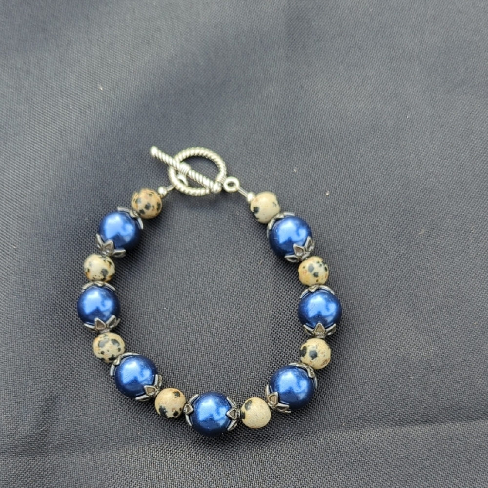 Elegant Blue and Tan Beaded Bracelet